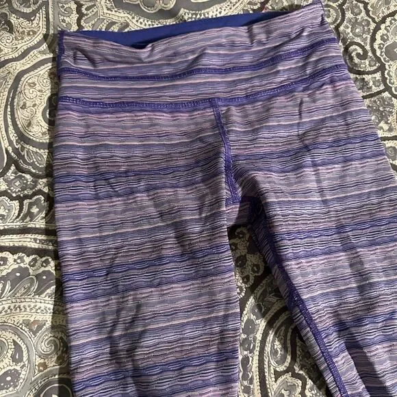 Lululemon Purple Crop Capri - Picture 3 of 11